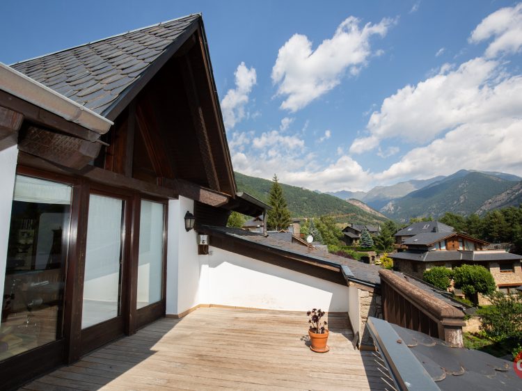 016 luxury properties.jpg